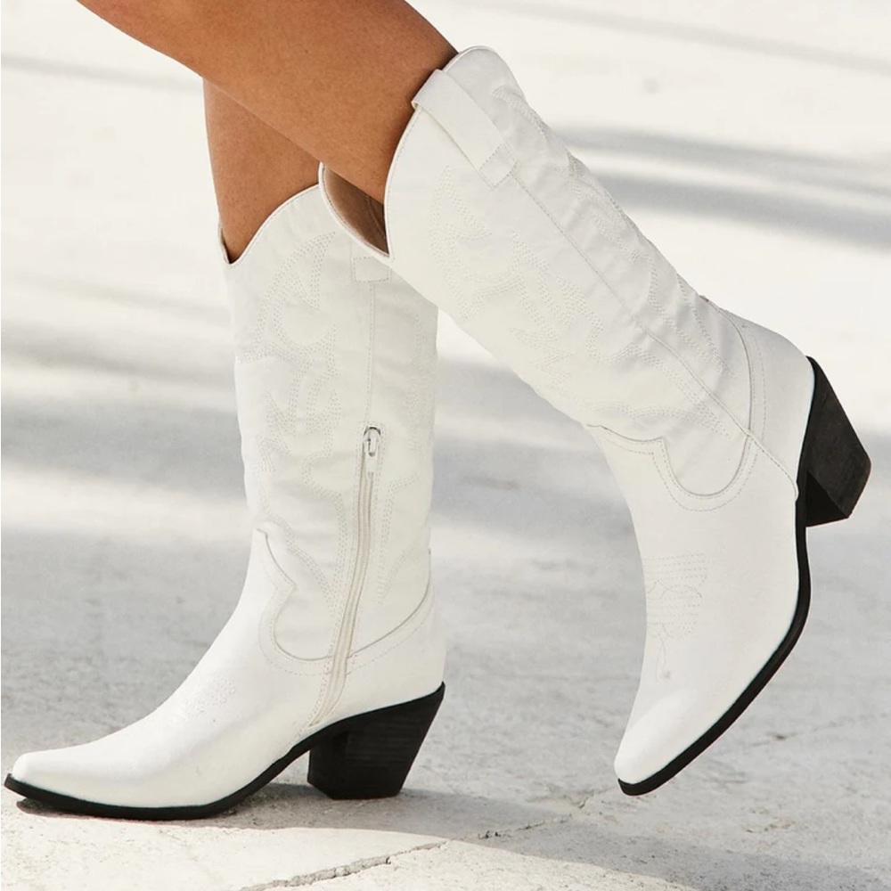 Clayton White Boots by Therapy Size 9 White Cowboy Western